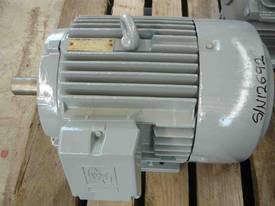 WESTERN ELECTRIC 7.5HP 3 PHASE ELECTRIC MOTOR/ 145 - picture1' - Click to enlarge