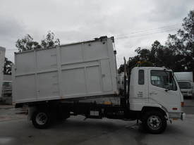 2007 Mitsubishi 240hp Chipper tipper  - picture2' - Click to enlarge