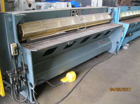 Epic 2450mm x 4mm Hydraulic Guillotine - picture0' - Click to enlarge