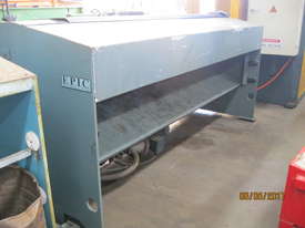 Epic 2450mm x 4mm Hydraulic Guillotine - picture1' - Click to enlarge