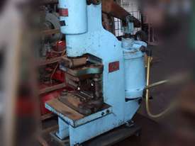 TERRY PNEUMATIC AIR PRESS BENCH  - picture0' - Click to enlarge