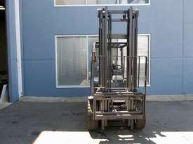 Nissan 3000kg LPG Forklift  with 4000mm Two Stage Mast - picture0' - Click to enlarge