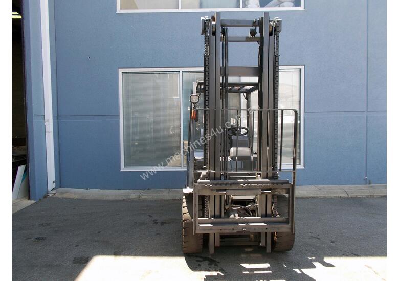 caption Nissan 3000kg LPG Forklift with 4000mm Two Stage Mast