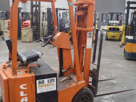 1t Container Forklift - PRICE REDUCED! - picture0' - Click to enlarge