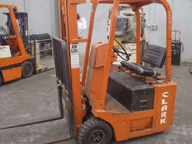 1t Container Forklift - PRICE REDUCED! - picture0' - Click to enlarge