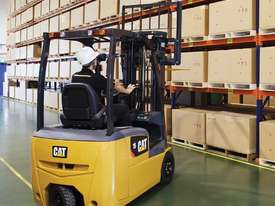 Caterpillar 1.5 Tonne 3-Wheel Electric Counterbalance Forklift - picture0' - Click to enlarge