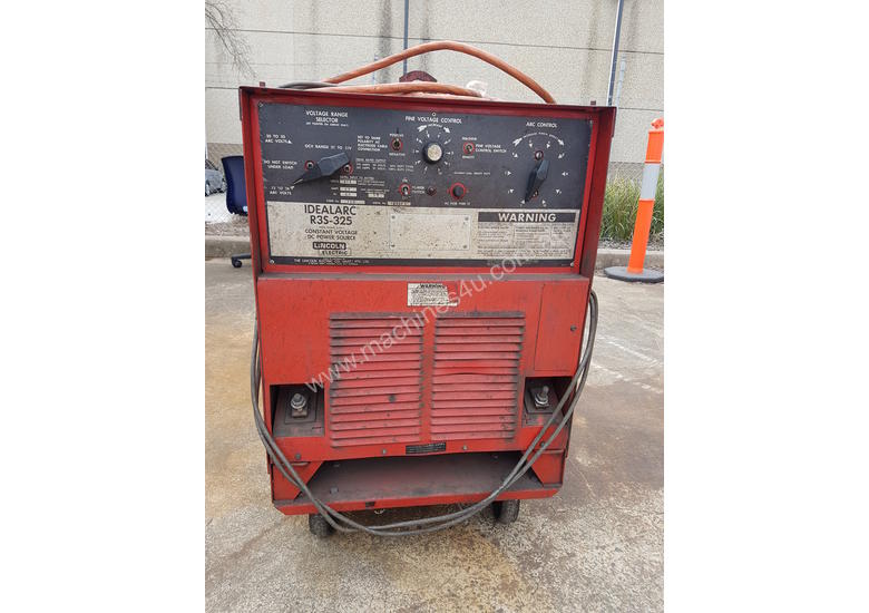 caption Welding Machine with electric wire roller