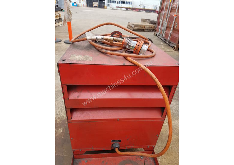 caption Welding Machine with electric wire roller