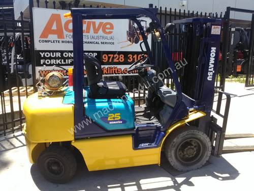 Komatsu Forklift 2.5 Ton 4.3m Lift Height Container Entry  Refurbished