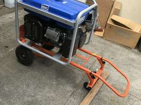 6 month old Yamaha EF7200E generator  - picture0' - Click to enlarge
