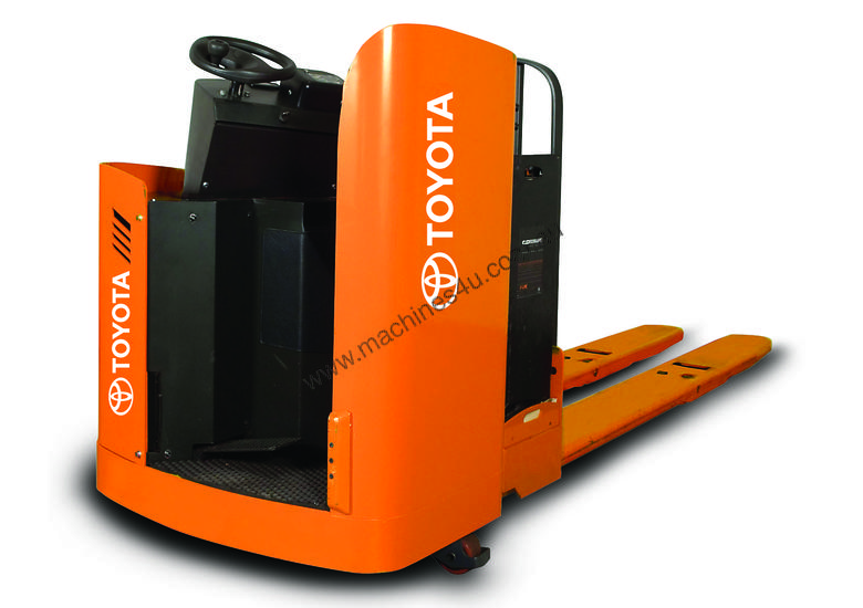 caption Toyota 8900 Power Pallet Truck