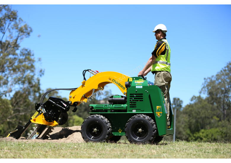 caption KANGA DW825 8 SERIES WHEEL MINI LOADER