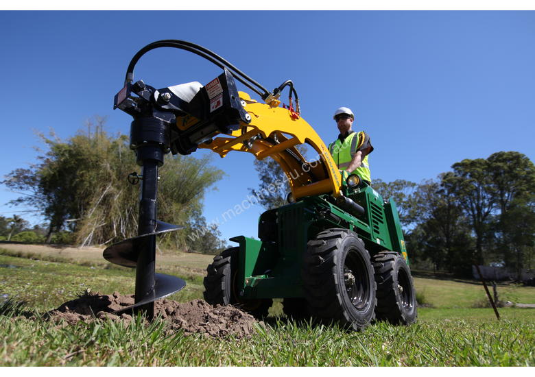 caption KANGA DW825 8 SERIES WHEEL MINI LOADER