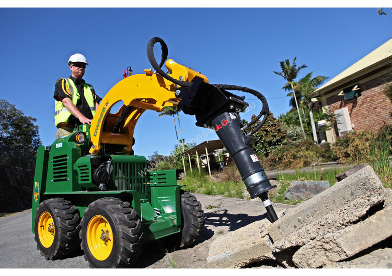 caption KANGA DW825 8 SERIES WHEEL MINI LOADER