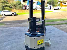 Crown 1.5T Walkie Reach Stacker Forklift with 3.8m Lift FOR SALE - picture1' - Click to enlarge