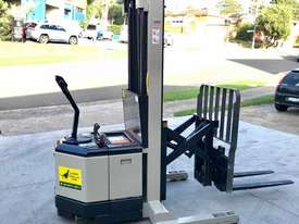 Crown 1.5T Walkie Reach Stacker Forklift with 3.8m Lift FOR SALE - picture0' - Click to enlarge