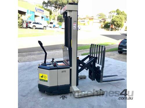 Crown 1.5T Walkie Reach Stacker Forklift with 3.8m Lift FOR SALE