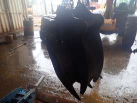 Hydraulic Grab Attachment for 5 Ton Excavator - picture0' - Click to enlarge