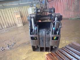 Hydraulic Grab Attachment for 5 Ton Excavator - picture1' - Click to enlarge