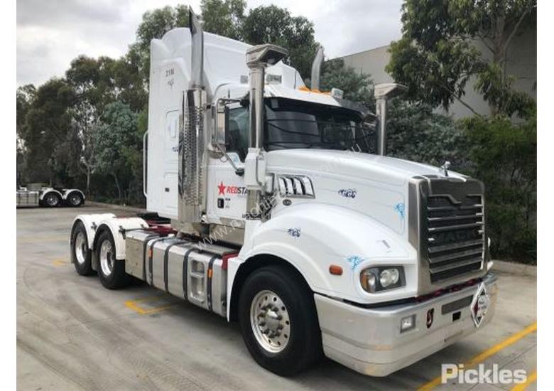 caption 2013 Mack CMHT Trident