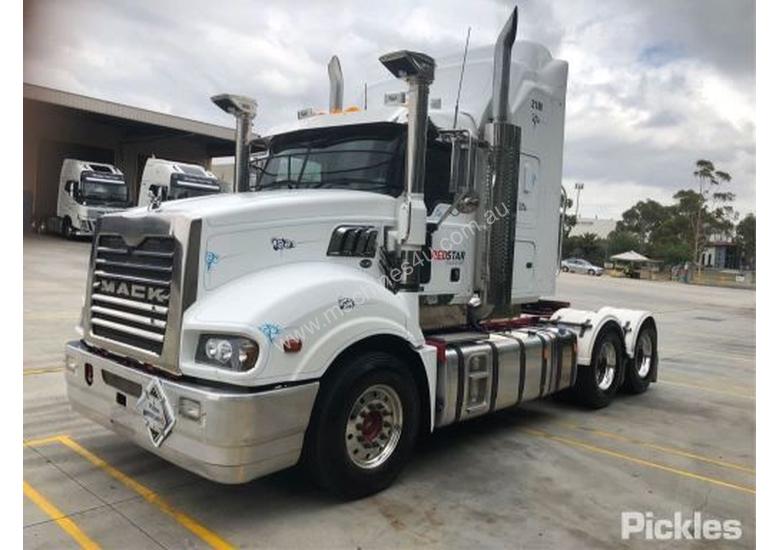 caption 2013 Mack CMHT Trident