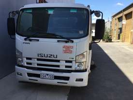Isuzu Street Sweeper - picture0' - Click to enlarge