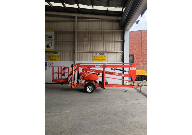 caption SNORKEL MHP13/35 TRAILER BOOM