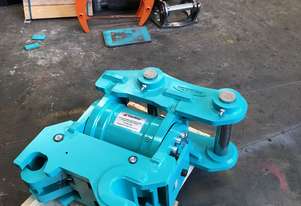 GARDNER ENGINEERING - Kobelco SK200 Auto-lock Tilting Quick Hitch