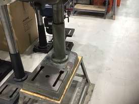 PEDESTAL DRILL SINGLE PHASE 16MM - picture2' - Click to enlarge