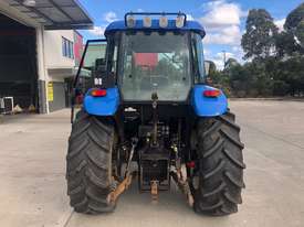 New Holland 4WD Tractor  - picture2' - Click to enlarge