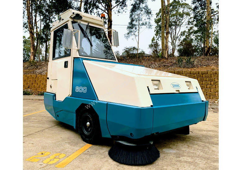 Used tennant 800 Ride On Sweeper in , Listed on Machines4u