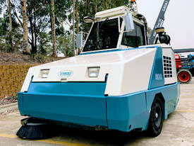 Ride On Tennant 800 Sweeper with Air Conditioned Cab  - picture2' - Click to enlarge