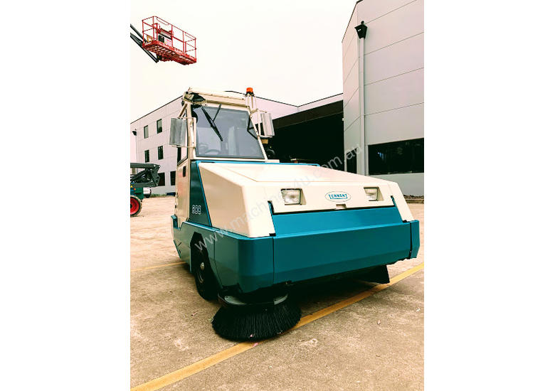 Used tennant 800 Ride On Sweeper in MINTO, NSW