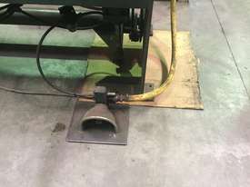 Used 2450mm x 1.6mm Air Operated Guillotine - picture2' - Click to enlarge