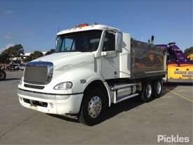 2005 Freightliner Columbia FLX - picture2' - Click to enlarge