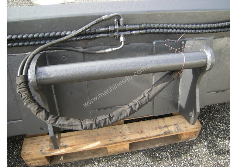 Used MacCormack Manitou 4in1 Bucket Telehandler Buckets in , Listed