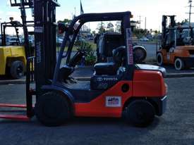 TOYOTA FORKLIFT 3 TON 32-8FG30 - picture0' - Click to enlarge