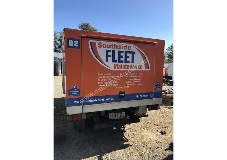 caption 1999 Isuzu NKR Wrecking Stock #1708