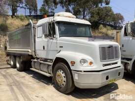 1999 Freightliner FL112 - picture0' - Click to enlarge