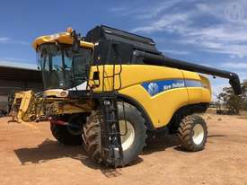 New Holland CX860 Header - picture1' - Click to enlarge