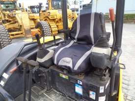 Komatsu PC40MR-2  - picture0' - Click to enlarge
