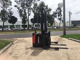 Brand New Hangcha 1.6 Ton Electric Stacker with reach fork  - picture0' - Click to enlarge