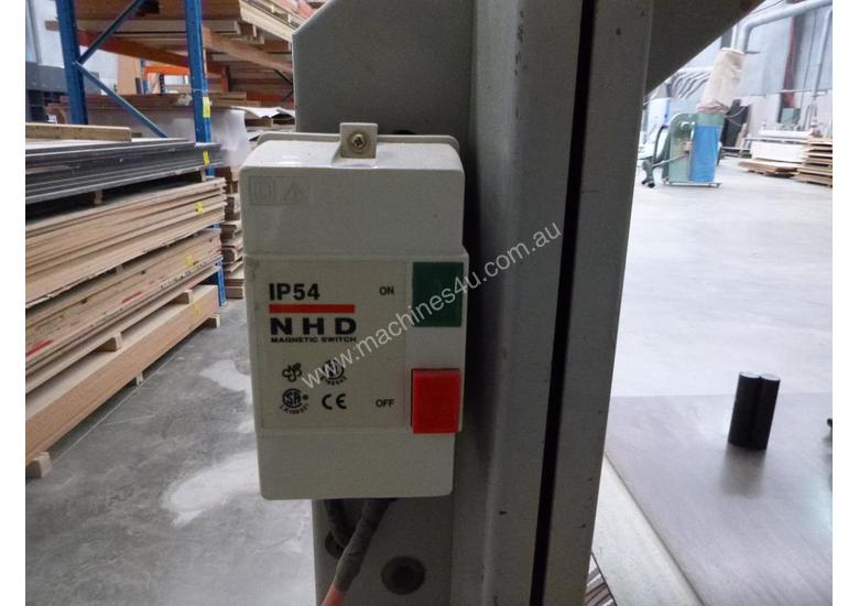 caption 2004 Xcalibur 872010 Band Saw