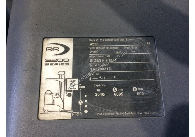 caption Crown RR5200 Reach Forklift Forklift