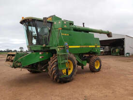 John Deere 9610 Header(Combine) Harvester/Header - picture1' - Click to enlarge