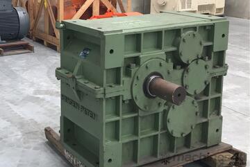 Hansen Gearbox Reduction Box Type 711TP Rated 520 KW Ratio 4.26:1 Frame Size 700 Un 