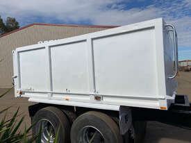 Custom Tag Tipper Trailer - picture1' - Click to enlarge