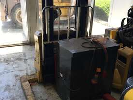 Battery Electric Walkie Stacker - picture0' - Click to enlarge
