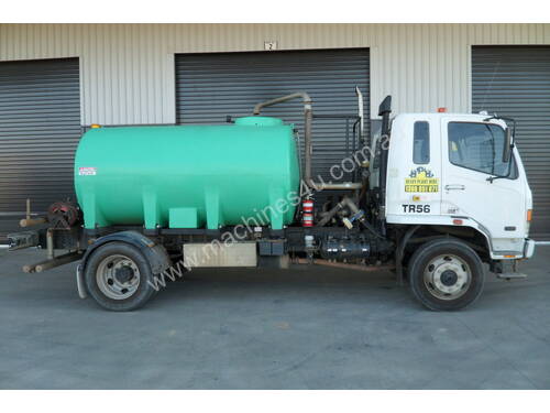 Mitsubishi Fuso 6,800Lt 4×2 water Truck for Hire