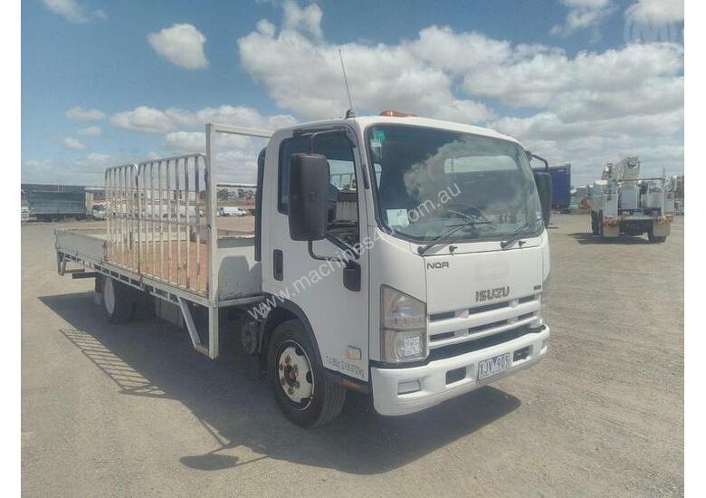 caption Isuzu NQR 450 Long